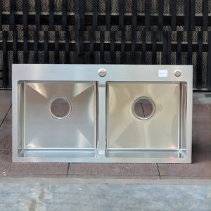 Hình ảnh chi tiết chậu rửa bát Zento HD8245-304HM-C 2 hố cân