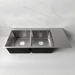 Chậu rửa bát inox 2 hố có bàn chờ dùng cho bếp Việt
